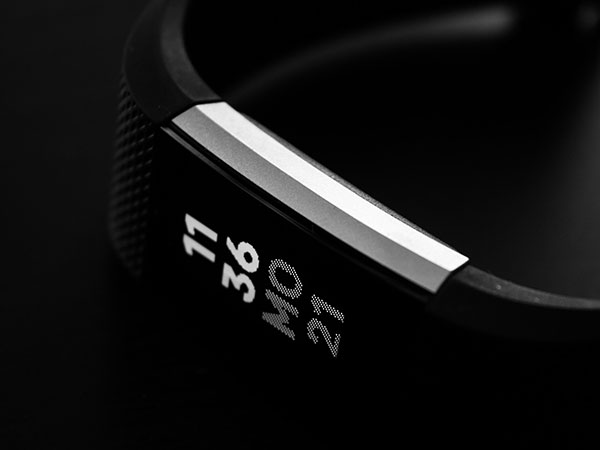 ساعات ونظارات